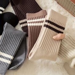 35 Pairs Elegant Fuzzy Women Mid Calf Socks